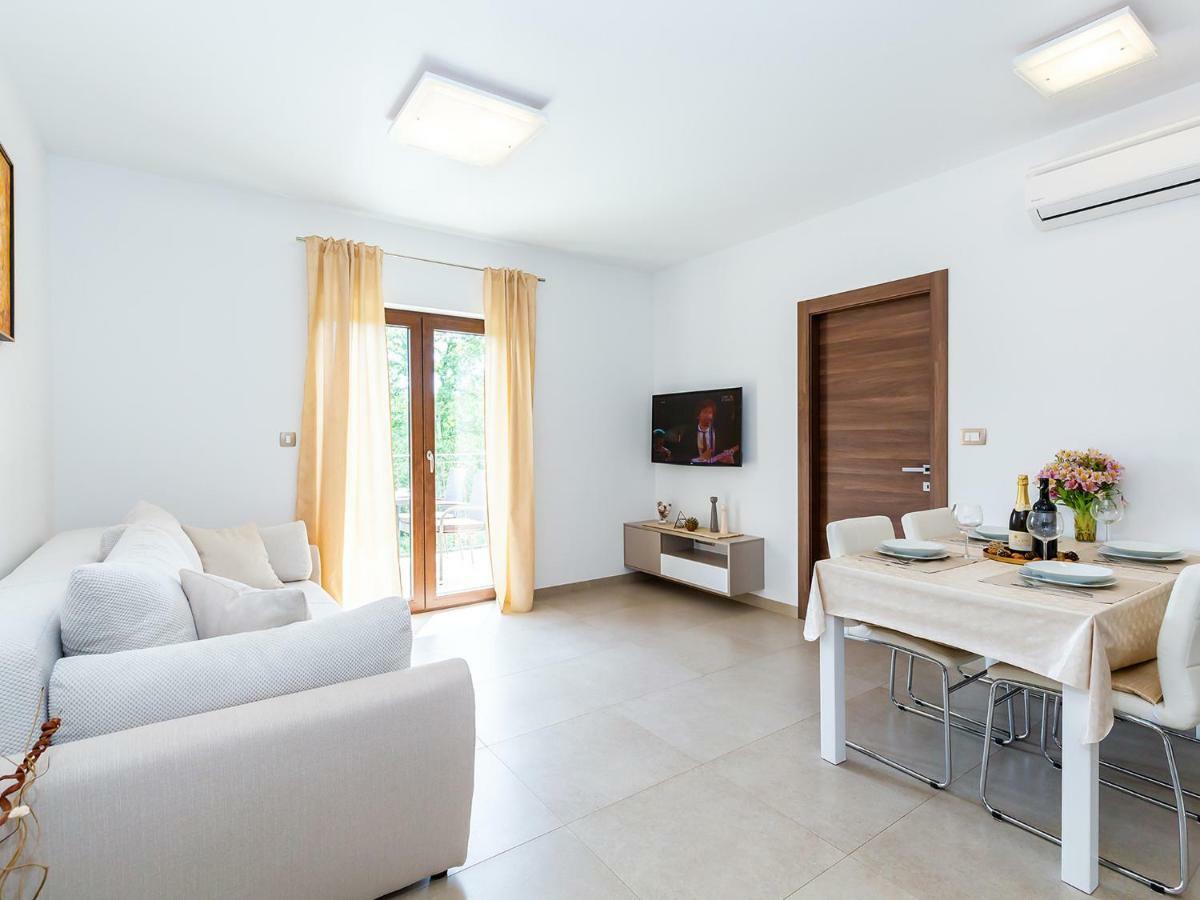 Apartments Gioia Poreč Eksteriør bilde